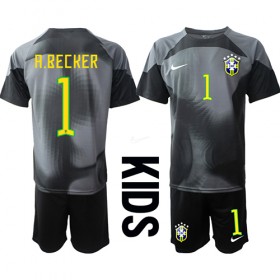 Brasilien Alisson Becker #1 Målvakt Hemmakläder Barn VM 2022 Kortärmad (+ Korta byxor)